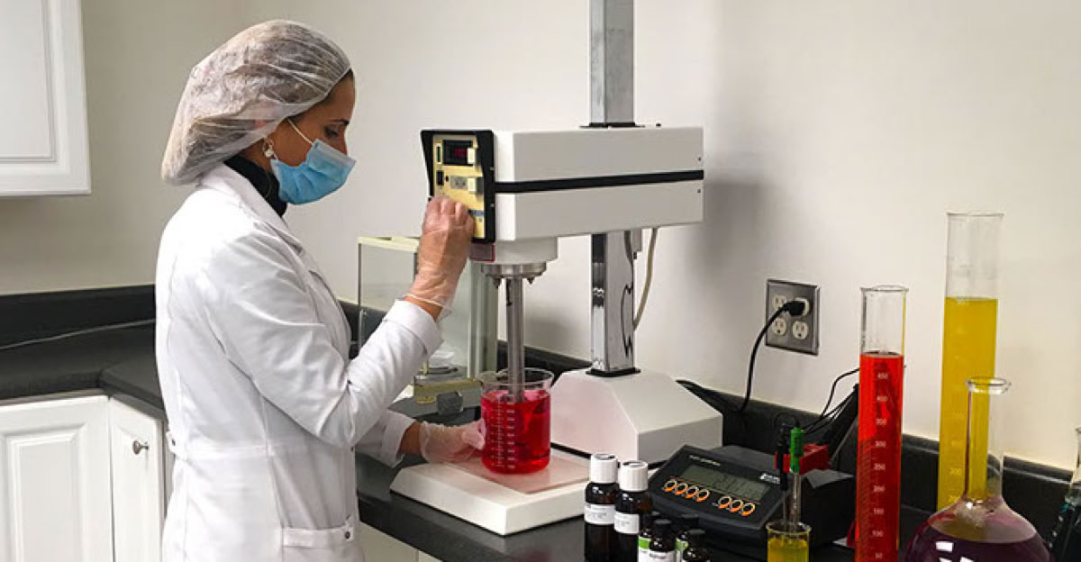 Beverage flavor development at Nutrition Labs with natural flavor testing and formulation